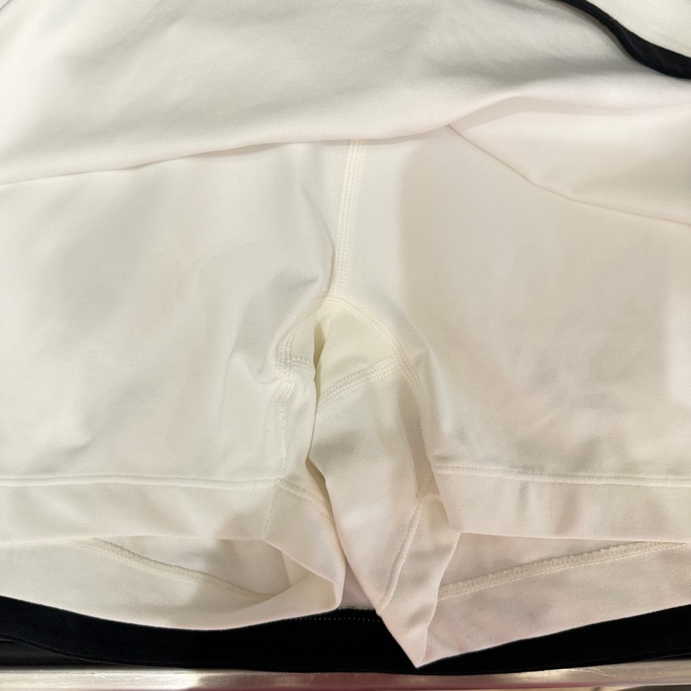 NEW Nike White Refined Border Tennis Skort Size Large 23489 - Picture 4 of 10
